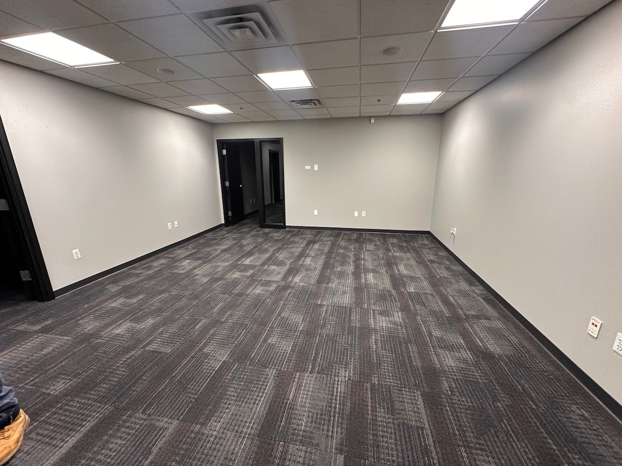 4595 Broadmoor Ave SE, Grand Rapids, MI à louer Photo intérieure– Image 1 sur 5