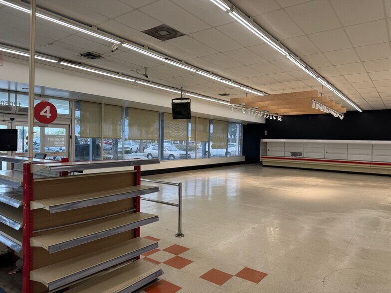 12134 US Hwy 19, Hudson, FL à louer - Photo de l’immeuble – Image 2 sur 18