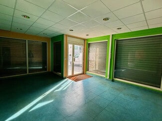 Plus de détails pour Local commercial à louer