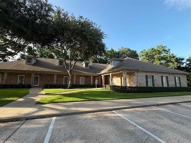 3560 Delaware St. portefeuille de 2 biens à vendre sur LoopNet.fr - Photo de l’immeuble – Image 1 sur 50