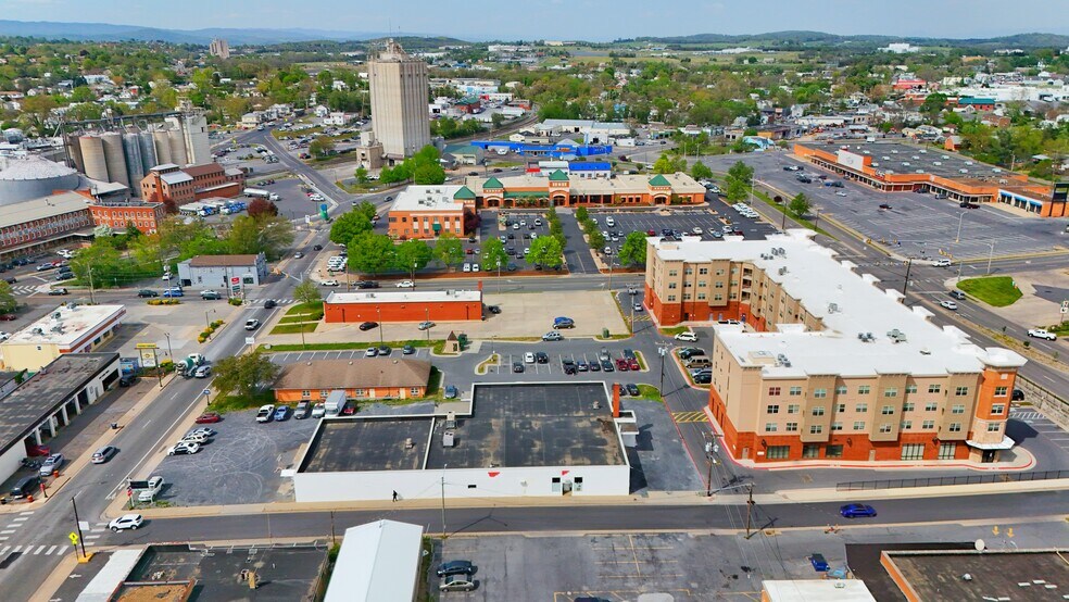 60 E Rock St, Harrisonburg, VA à louer - Aérien – Image 2 sur 19