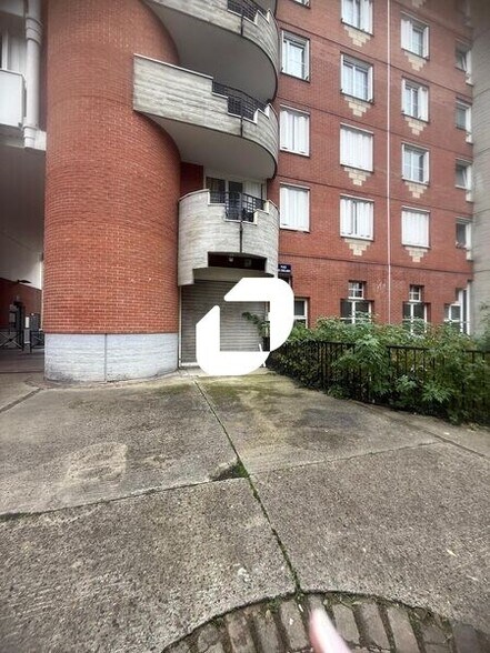 Local commercial dans Cergy à louer - Photo de l’immeuble – Image 2 sur 5