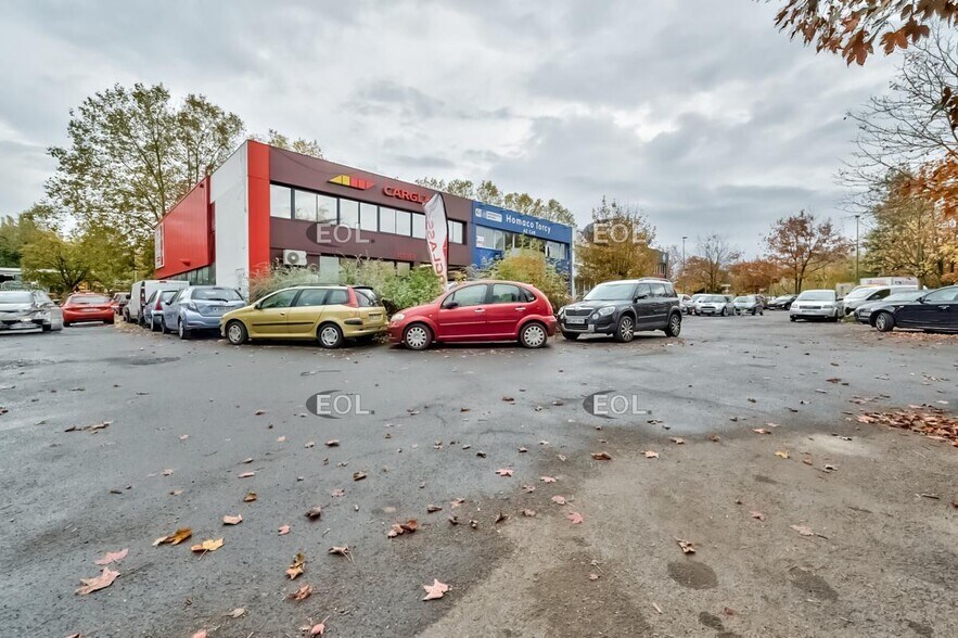 Local d’activités dans Torcy à louer - Photo de l’immeuble – Image 3 sur 4