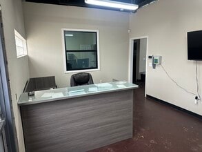 1814 NW 1st St, Oklahoma City, OK à vendre Photo de l’immeuble– Image 2 sur 12