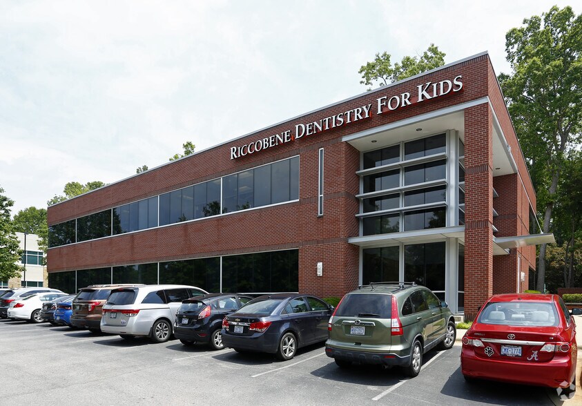 1000 Crescent Green Dr, Cary, NC à louer - Photo principale – Image 1 sur 22