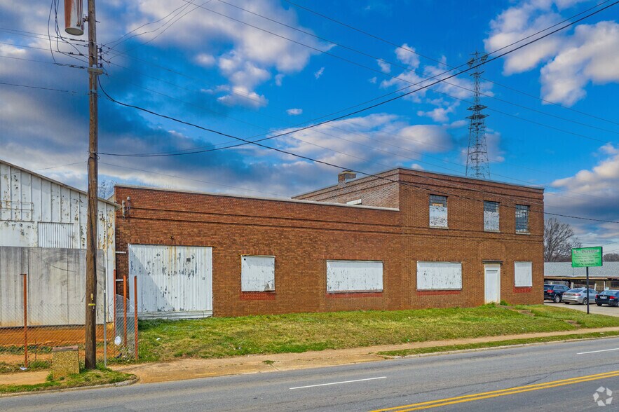 2301-2305 N Graham St, Charlotte, NC à vendre - Photo de l’immeuble – Image 3 sur 17