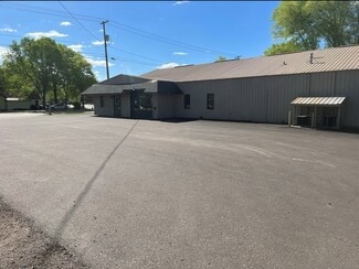 Plus de détails pour 160 Gebhardt Rd, Black River Falls, WI - Local commercial à vendre