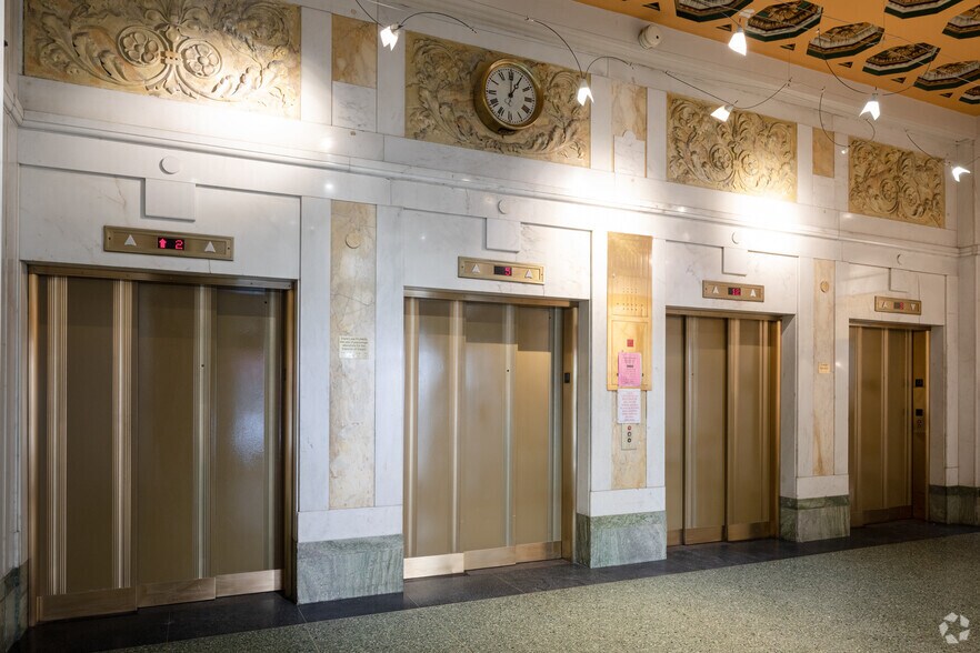 910 16th St, Denver, CO à louer - Hall d’entrée – Image 3 sur 7