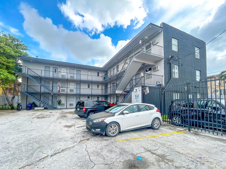 1261 NW 59th St, Miami, FL à vendre - Photo de l’immeuble – Image 2 sur 15