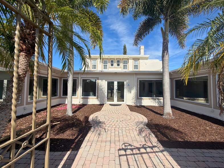3600 broadway, West Palm Beach, FL à louer - Photo de l’immeuble – Image 3 sur 17