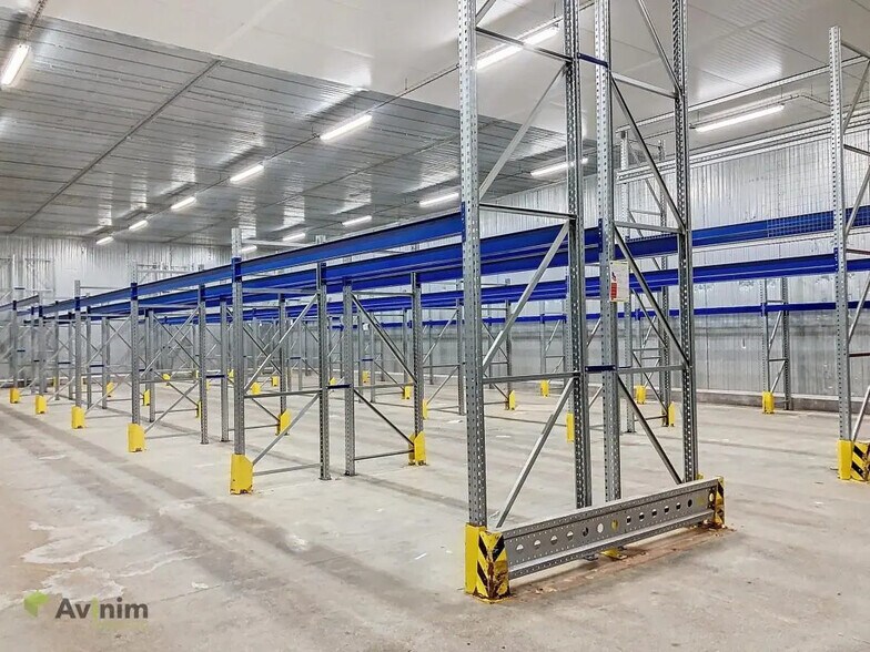 Industriel/Logistique dans Éloyes à louer - Photo intérieure – Image 2 sur 7