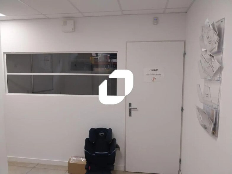 Local d’activités dans Orvault à louer - Photo de l’immeuble – Image 3 sur 15