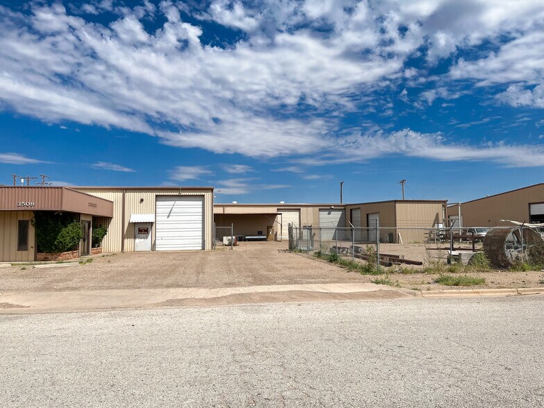 3509 Globe Ave, Lubbock, TX à louer - Photo de l’immeuble – Image 1 sur 14