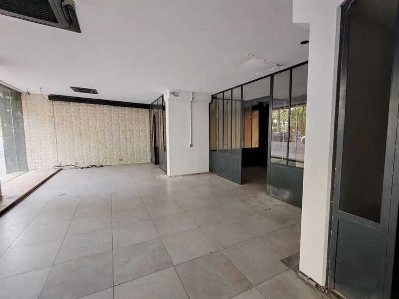 Local commercial dans Paris à louer - Photo de l’immeuble – Image 2 sur 6