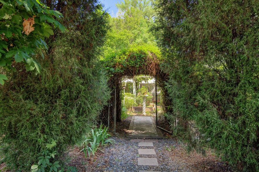 Secret Garden portefeuille de 2 biens à vendre sur LoopNet.fr - Autre – Image 3 sur 45