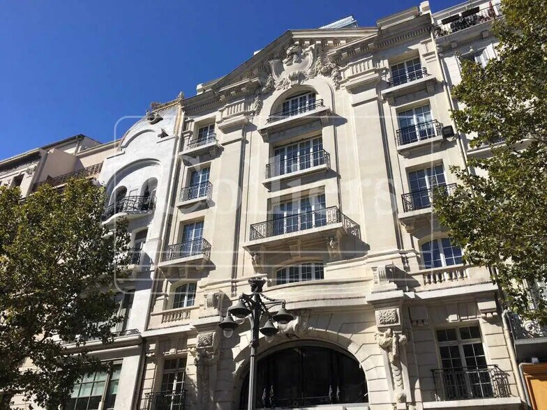 Bureau dans Marseille à louer - Photo de l’immeuble – Image 1 sur 17