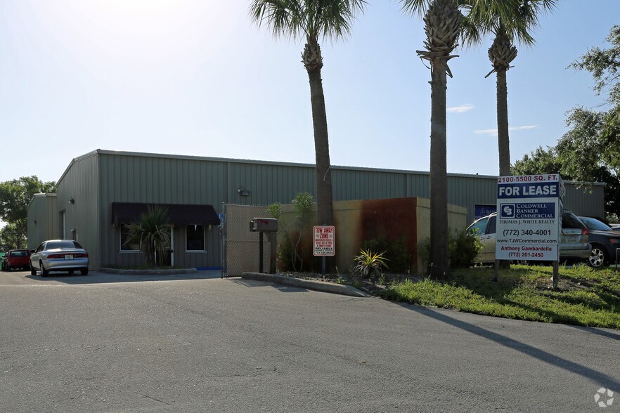 1927-1935 SW South Macedo Blvd, Port Saint Lucie, FL à vendre - Photo de l’immeuble – Image 3 sur 14