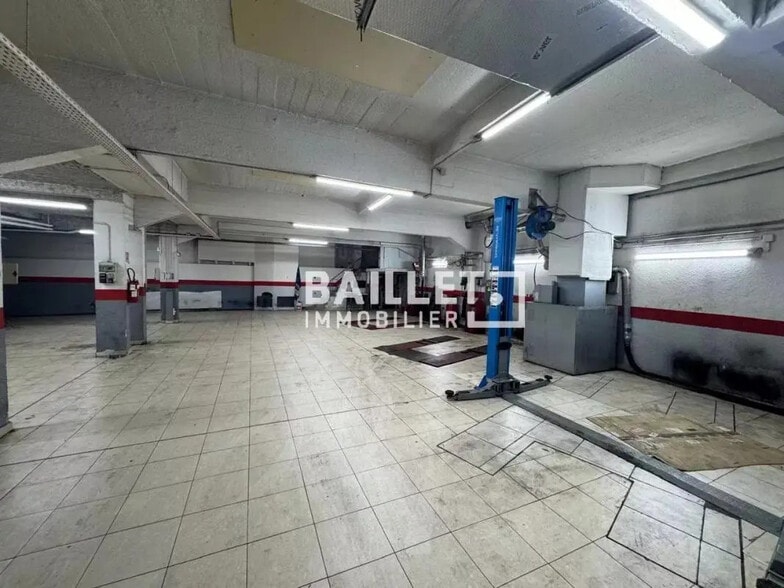 Industriel/Logistique dans Nice à vendre - Photo de l’immeuble – Image 3 sur 13