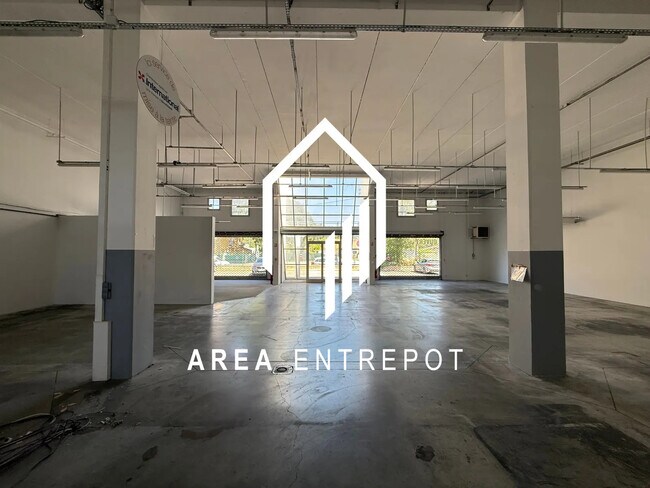 Plus de détails pour Local d'activités à louer