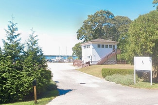 Plus de détails pour 219 Three Mile Harbor HC Rd, East Hampton, NY - Local commercial à louer