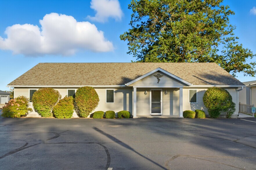 219 N Canal St, Annawan, IL à vendre - Photo principale – Image 1 sur 31