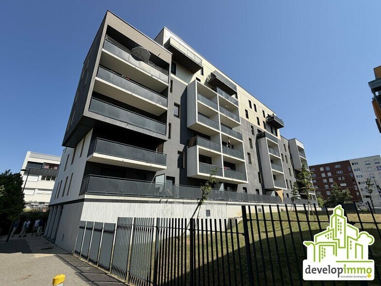 Bureau dans Hérouville-Saint-Clair à louer - Photo de l’immeuble – Image 1 sur 12