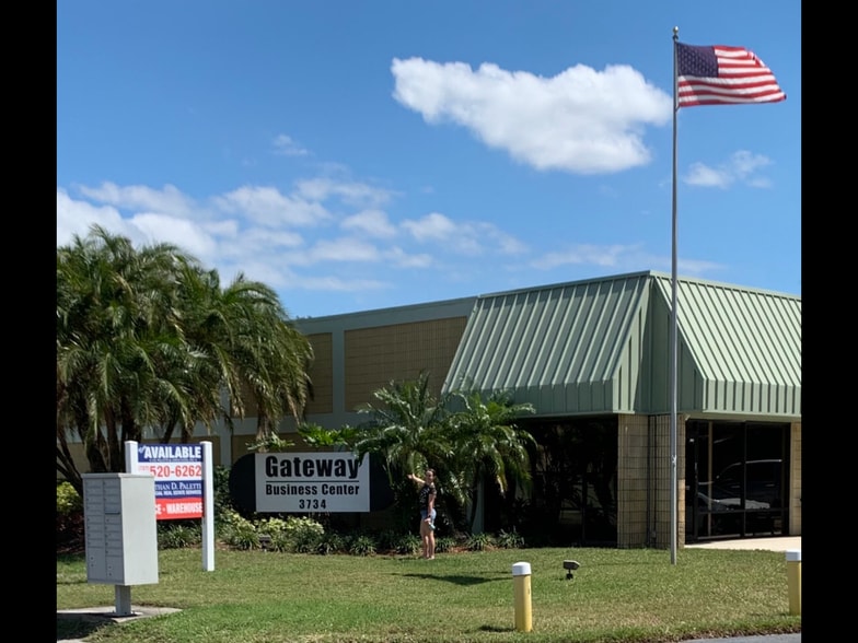 3734 131st Ave N, Clearwater, FL à louer - Photo de l’immeuble – Image 1 sur 31