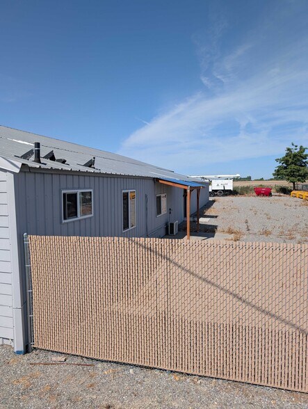 3714 W Industrial Loop, Coeur d'Alene, ID à louer - Photo de l’immeuble – Image 2 sur 7