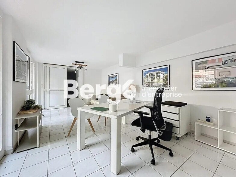 Local commercial dans Antibes à vendre - Photo de l’immeuble – Image 2 sur 5