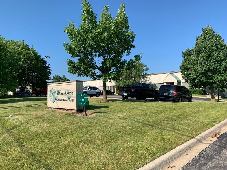 1235 Industrial Dr, Saline, MI à vendre - Photo de l’immeuble – Image 2 sur 4