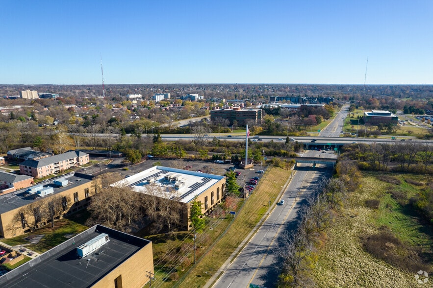 921 Chatham Ln, Columbus, OH à louer - Aérien – Image 3 sur 16