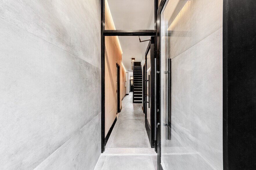 175-177 East Third St portefeuille de 2 biens à vendre sur LoopNet.fr - Photo de l’immeuble – Image 2 sur 18