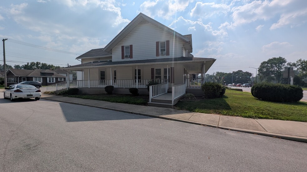 1201 Lincolnway W, Mishawaka, IN à vendre - Photo de l’immeuble – Image 3 sur 21