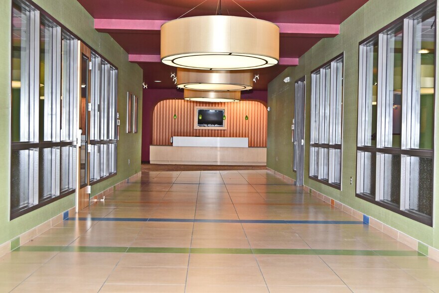 4755 SW 46th Ct, Ocala, FL à louer - Photo intérieure – Image 2 sur 8