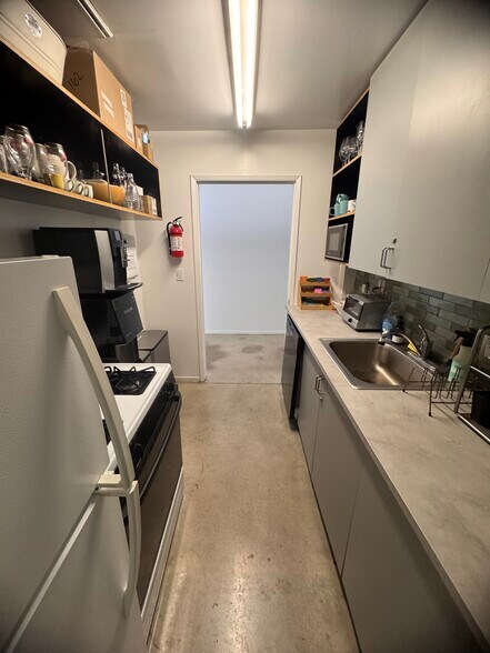 9520 W Jefferson Blvd, Culver City, CA à louer - Photo intérieure – Image 3 sur 19