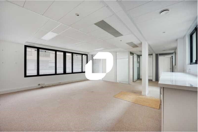Bureau dans Neuilly-sur-Seine à louer - Photo de l’immeuble – Image 3 sur 7