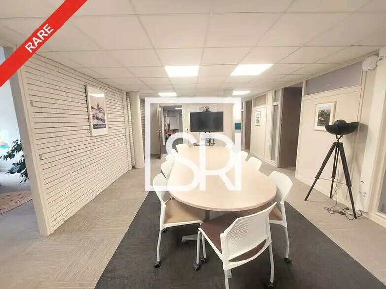 Bureau dans Clermont-Ferrand à vendre - Photo intérieure – Image 1 sur 12