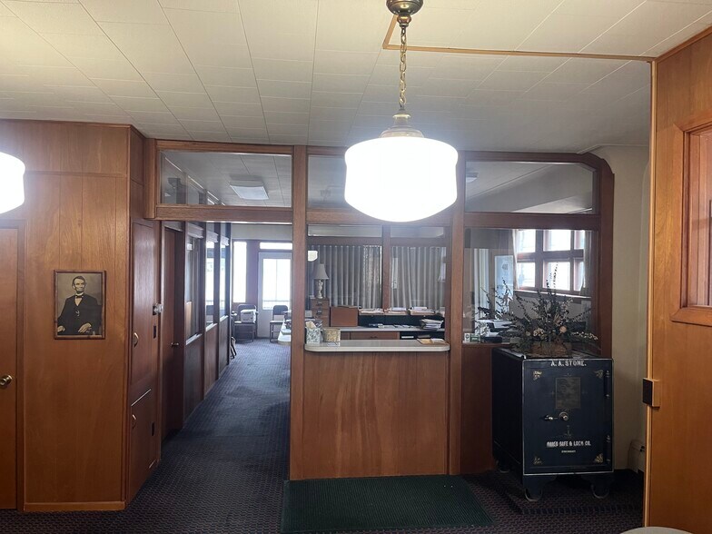 400 S Front St, Saint Peter, MN à louer - Hall d’entrée – Image 3 sur 9