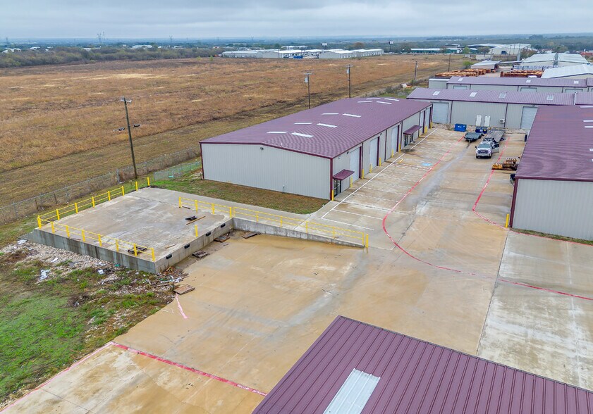 4525-4529 JD Mouser Pky, Alvarado, TX à louer - Photo de l’immeuble – Image 2 sur 17