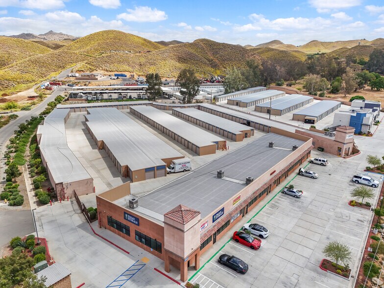 28497 Highway 74, Lake Elsinore, CA à louer - Photo de l’immeuble – Image 2 sur 7