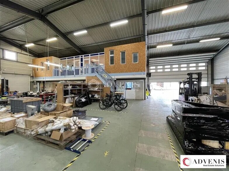Local d’activités dans Bègles à louer - Photo de l’immeuble – Image 3 sur 10