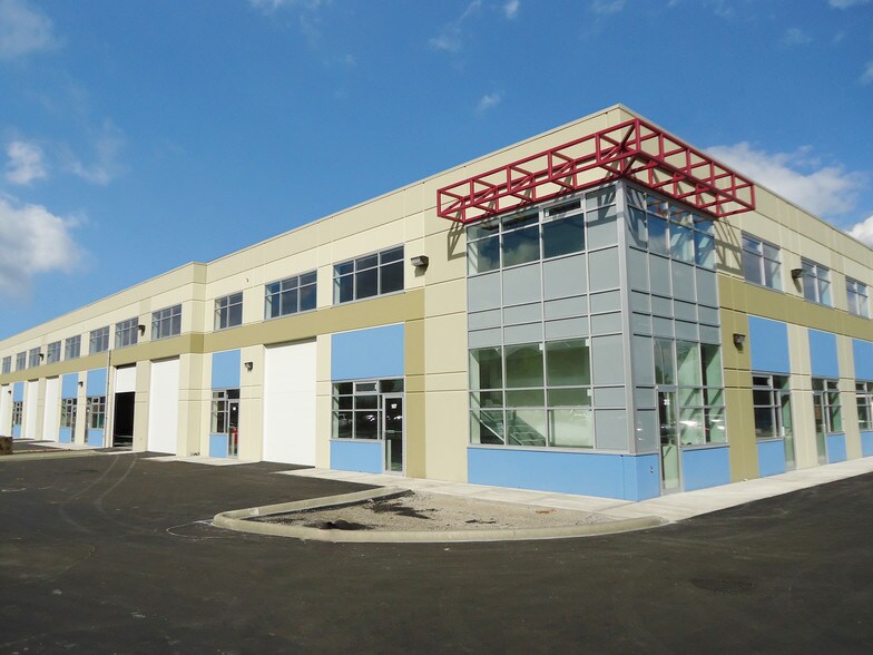 13085 115th Ave, Surrey, BC à louer - Photo de l’immeuble – Image 3 sur 8