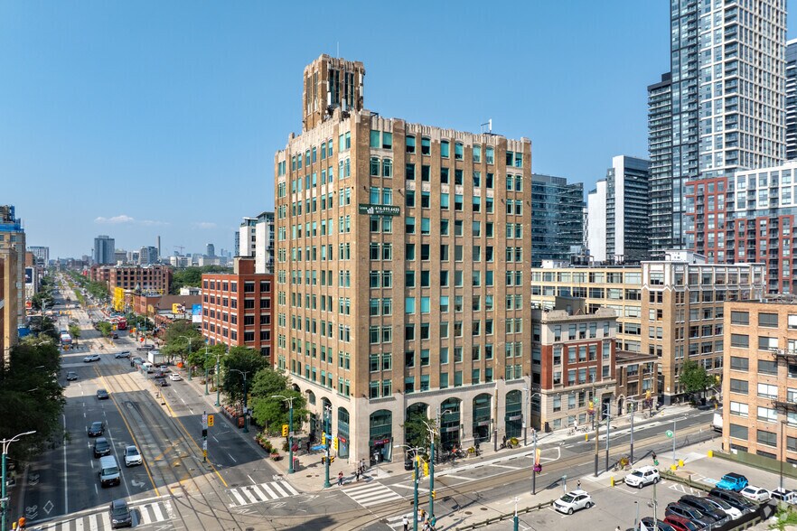 119 Spadina Ave, Toronto, ON à vendre - Photo de l’immeuble – Image 1 sur 11