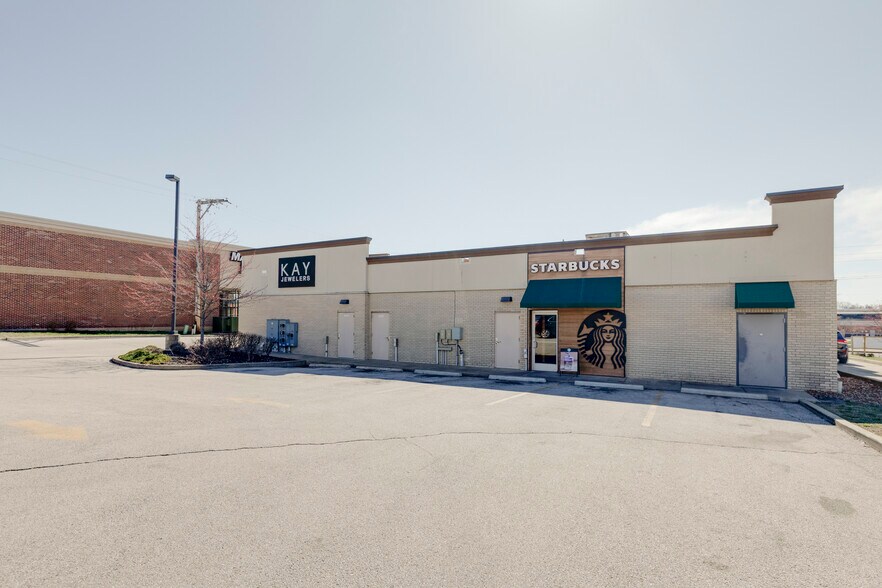 3025 N Highway 67, Florissant, MO à louer - Photo de l’immeuble – Image 2 sur 5