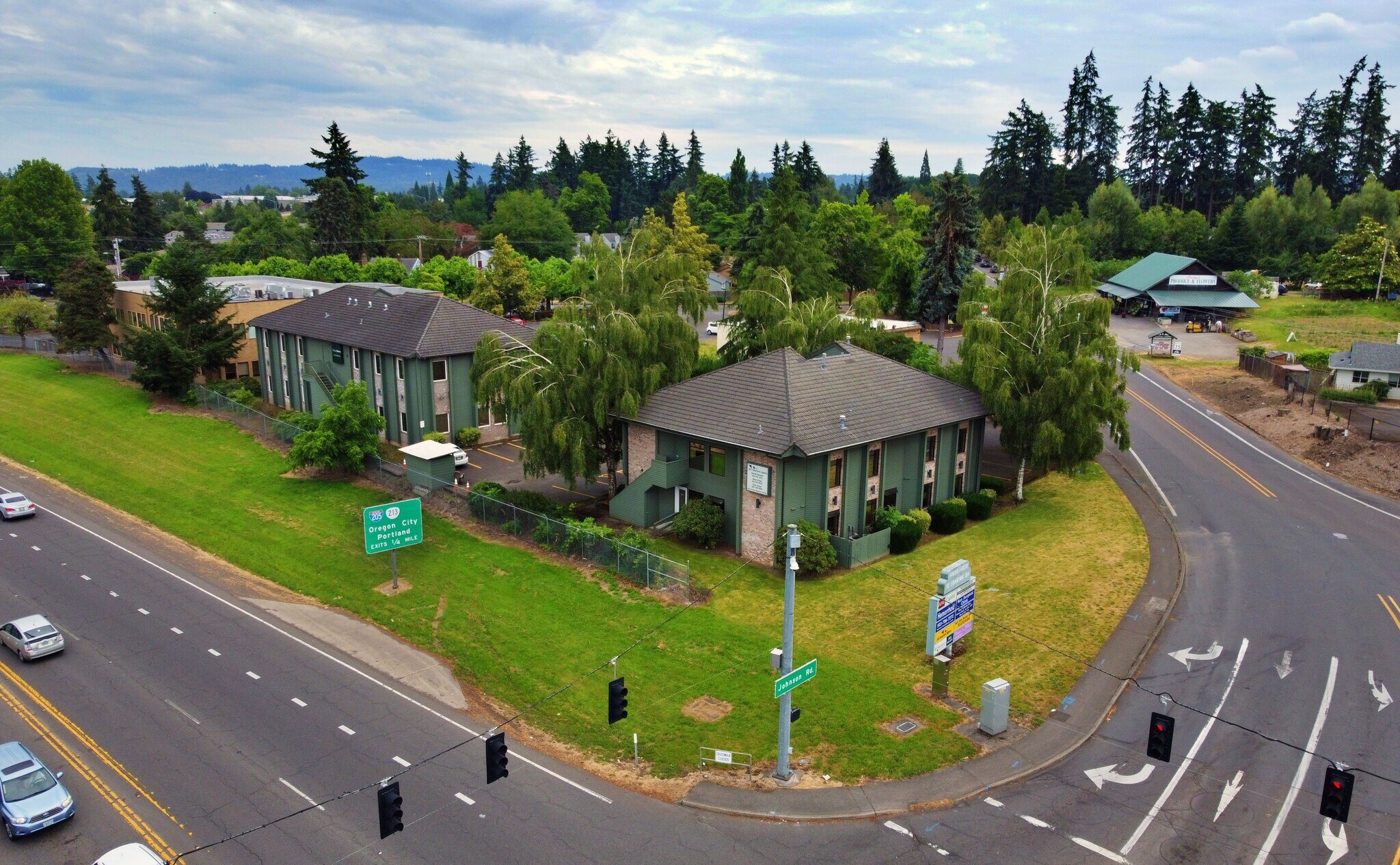 14000-14020 SE Johnson Rd, Oak Grove, OR à louer Photo de l’immeuble– Image 1 sur 16
