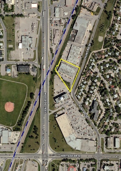 7905-7909 Flint Rd SE, Calgary, AB à louer - Aérien – Image 1 sur 4