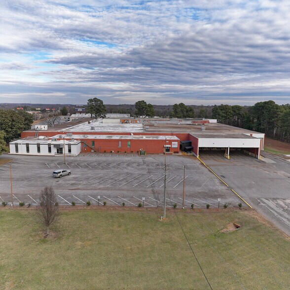 930 Meacham Rd, Statesville, NC à vendre - Photo principale – Image 1 sur 8