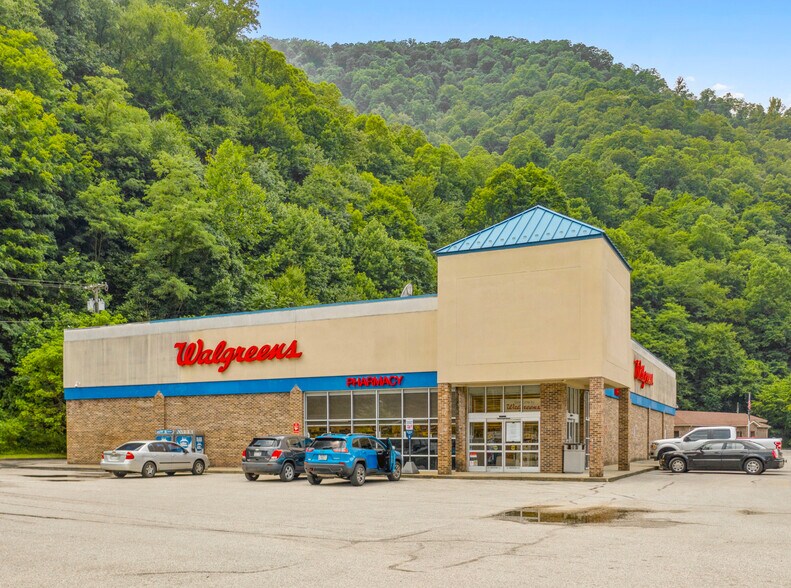 69 Lewis St, Whitesville, WV à louer - Photo de l’immeuble – Image 2 sur 7