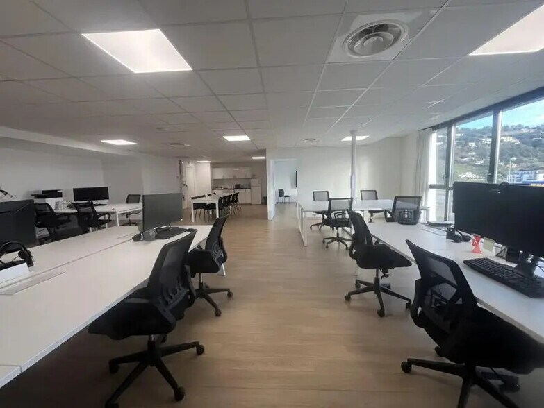 Bureau dans Nice à louer - Photo de l’immeuble – Image 2 sur 7