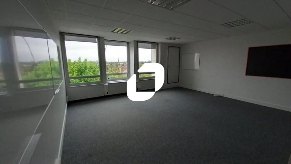 Bureau dans Marcq-en-Baroeul à louer - Photo de l’immeuble – Image 3 sur 12